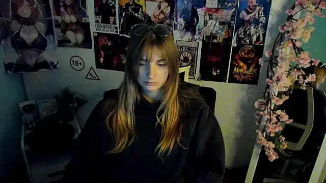 NeyliDream online show from November 2025 01:14:02 PM