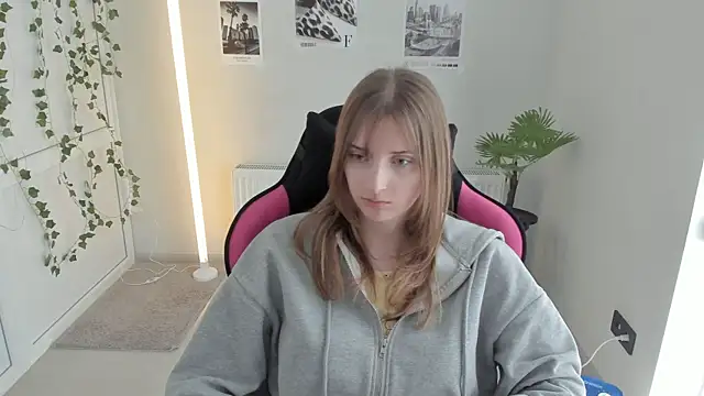 NeyliDream online show from April 2026 02:03:02 PM