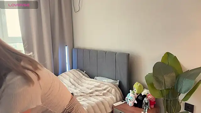 minicleo online show from September 2025 12:21:02 PM