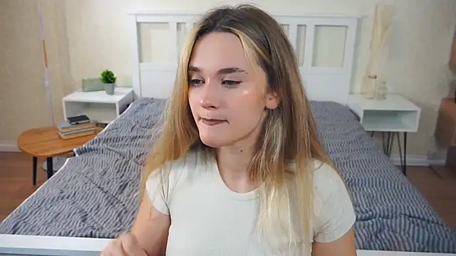 FloranceWyers online show from September 2025 07:31:01 AM