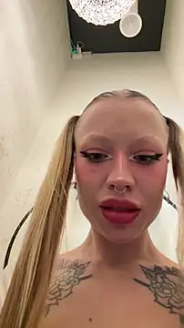 Snapshot of Sugar_Pop chatting on September 2025 05:28:01 PM Sugar Pop online show from September 2025 05:28:01 PM