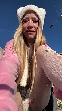 Snapshot of Sugar_Pop chatting on October 2025 12:25:01 PM Sugar Pop online show from October 2025 12:25:01 PM