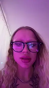 Snapshot of Sugar_Pop chatting on October 2025 05:46:01 PM Sugar Pop online show from October 2025 05:46:01 PM