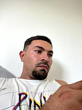 SantiGxxx33 online show from October 2025 09:26:02 PM