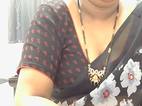 Snapshot of Nisha-telugu chatting on June 2026 05:05:01 PM Nisha-telugu online show from June 2026 05:05:01 PM
