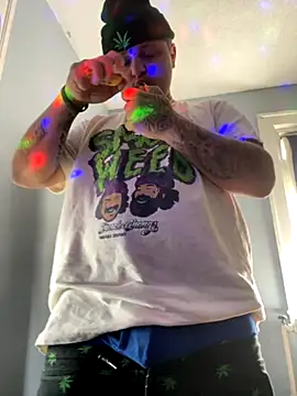 savageking420322 online show from September 2025 07:26:02 PM
