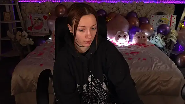 FoxyMayy online show from February 2026 01:40:01 PM