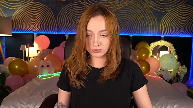 Snapshot of FoxyMayy chatting on June 2026 12:39:01 PM FoxyMayy online show from June 2026 12:39:01 PM