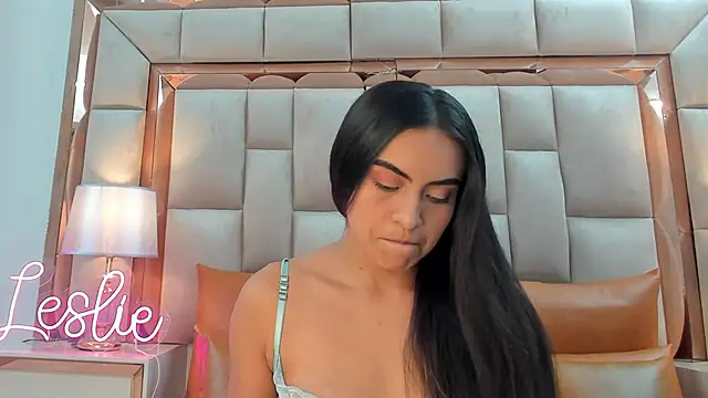 Leslie Bussh  online show from September 2025 08:02:01 PM