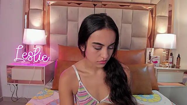 Leslie Bussh  online show from November 2025 08:07:01 PM