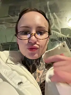 bebabenny online show from September 2025 06:20:01 PM