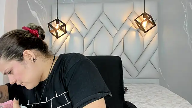 hellen tirey online show from September 2025 03:13:01 PM