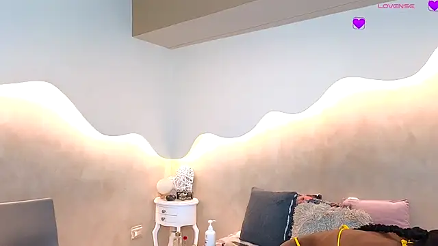 Kloee 12 online show from October 2025 12:48:02 PM