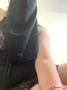 Snapshot of Wild-Nayra chatting on September 2025 11:06:02 PM Wild-Nayra online show from September 2025 11:06:02 PM