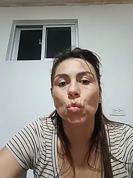 Snapshot of vanessa-titisM chatting on July 2026 12:28:01 AM vanessa-titisM online show from July 2026 12:28:01 AM