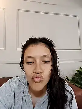 ArielBlossom    online show from October 2025 11:17:01 AM