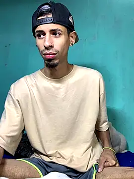 Snapshot of Alexx_1214 chatting on September 2025 02:04:01 AM Alexx 1214 online show from September 2025 02:04:01 AM