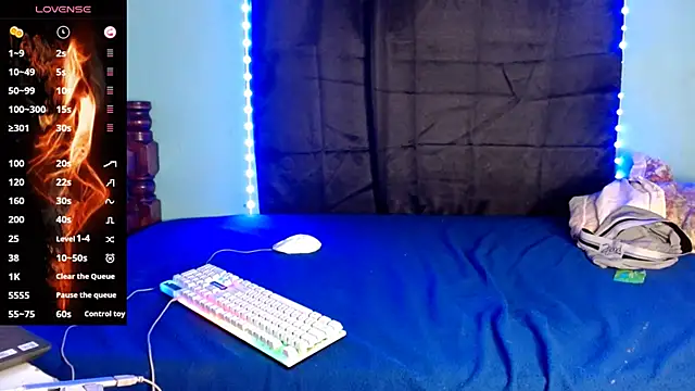 Snapshot of Alexx_1214 chatting on November 2025 10:26:02 PM Alexx 1214 online show from November 2025 10:26:02 PM