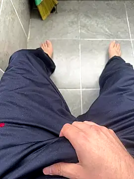 Snapshot of LAZ3R1 chatting on November 2025 12:51:01 PM LAZ3R1 online show from November 2025 12:51:01 PM