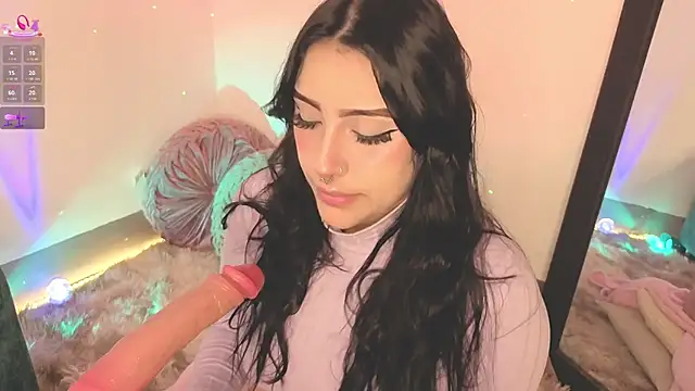 Snapshot of ashlynnlowe_ chatting on November 2025 08:22:02 PM ashlynnlowe online show from November 2025 08:22:02 PM