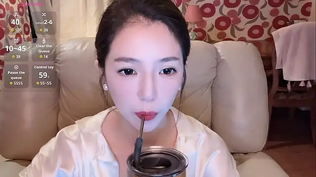 miss-lin online show from October 2025 01:08:02 PM