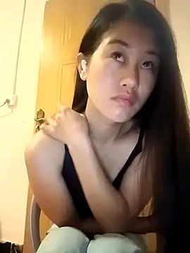 luy-xinh02 online show from November 2025 10:32:01 PM