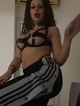 Snapshot of Miss_Toxic chatting on October 2025 11:35:01 PM Miss Toxic online show from October 2025 11:35:01 PM