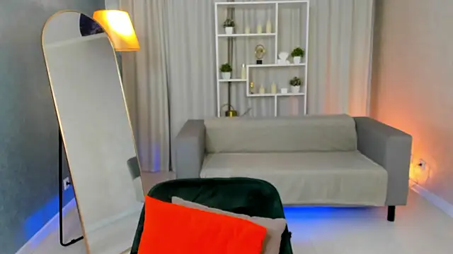 Nina Devillle online show from October 2025 03:31:01 PM