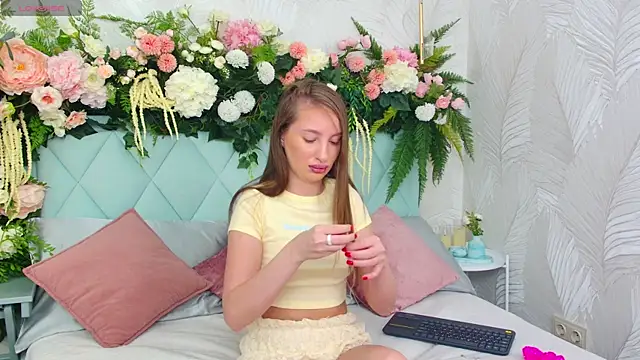 Snapshot of Miranda_Scott chatting on October 2025 05:03:01 PM Miranda Scott online show from October 2025 05:03:01 PM