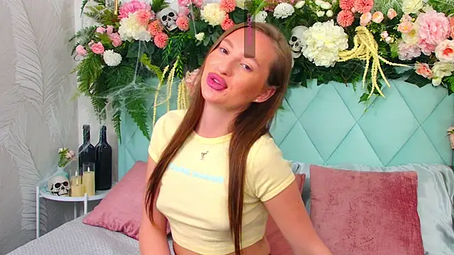 Snapshot of Miranda_Scott chatting on October 2025 05:13:02 PM Miranda Scott online show from October 2025 05:13:02 PM