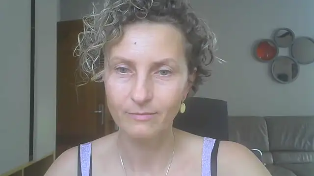 Sylira online show from July 2026 01:18:02 PM