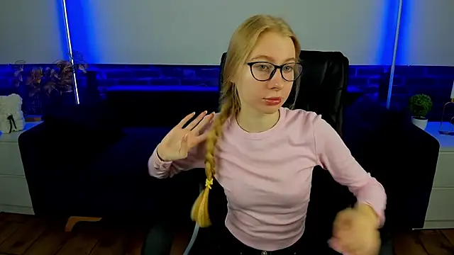 Alina Blonde online show from September 2025 05:44:01 AM