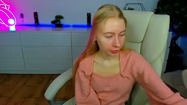 Alina Blonde online show from November 2025 06:36:02 AM