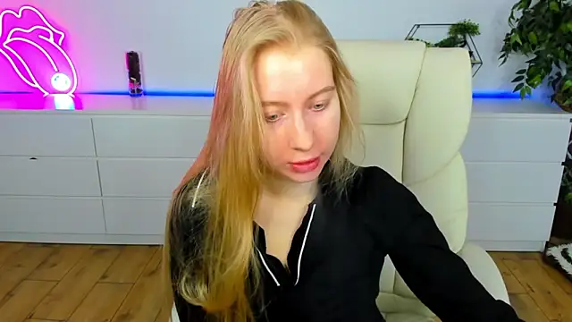 Alina Blonde online show from February 2026 06:40:02 AM