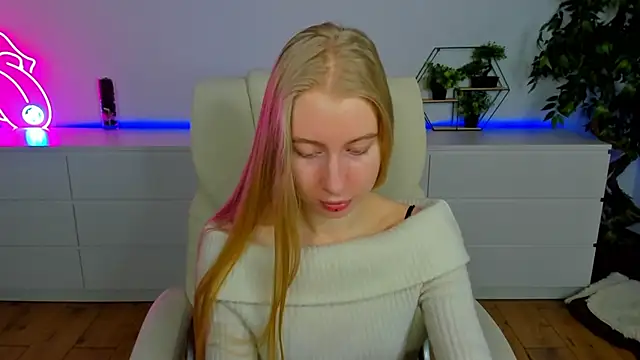 Alina Blonde online show from February 2026 06:42:02 AM