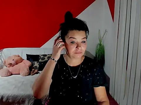 Soffy Skye online show from September 2025 03:34:01 AM