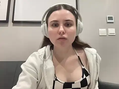 Snapshot of Olyshaa chatting on July 2026 08:51:01 PM Olyshaa online show from July 2026 08:51:01 PM