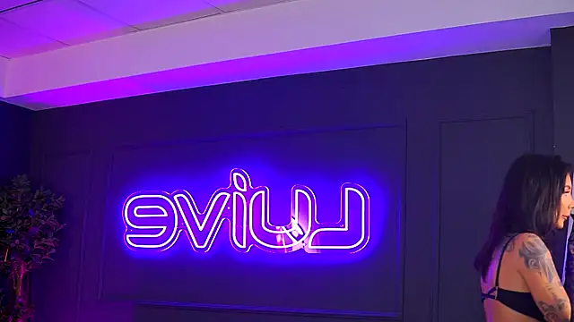 YuliaDesirevska online show from November 2025 08:09:01 PM