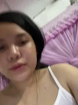 Snapshot of Lauraa-a chatting on September 2025 08:25:01 AM Lauraa-a online show from September 2025 08:25:01 AM