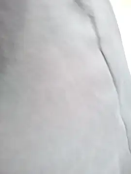 Snapshot of Lauraa-a chatting on October 2025 11:27:02 PM Lauraa-a online show from October 2025 11:27:02 PM