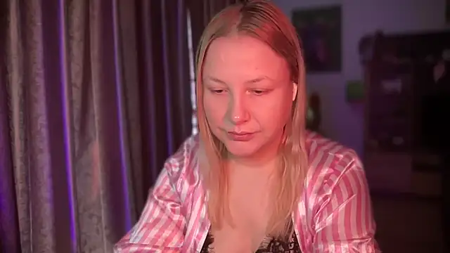 BikiHellena online show from April 2026 08:26:01 AM