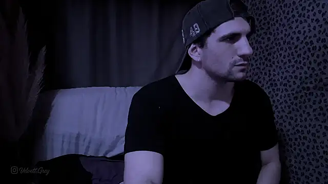 Snapshot of ObeyLust chatting on October 2025 04:37:01 PM ObeyLust online show from October 2025 04:37:01 PM