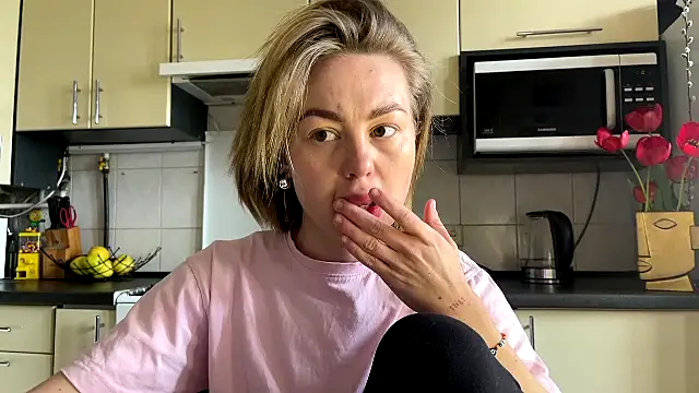 MartaLuna  online show from April 2026 09:46:02 AM