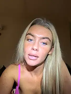 Snapshot of scouseblondie chatting on September 2025 03:13:01 PM scouseblondie online show from September 2025 03:13:01 PM