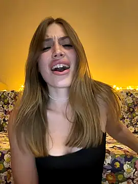 Elizabeth Tay online show from September 2025 08:03:01 PM