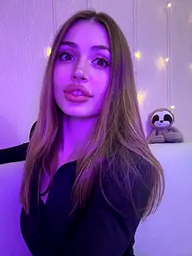 Elizabeth Tay online show from December 2025 05:08:02 PM