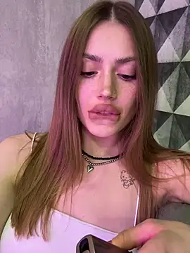 Elizabeth Tay online show from March 2026 06:33:01 PM