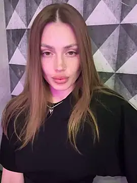 Elizabeth Tay online show from April 2026 06:41:01 PM