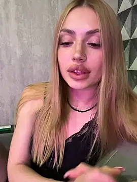 Snapshot of Elizabeth_Tay chatting on May 2026 08:03:01 PM Elizabeth Tay online show from May 2026 08:03:01 PM