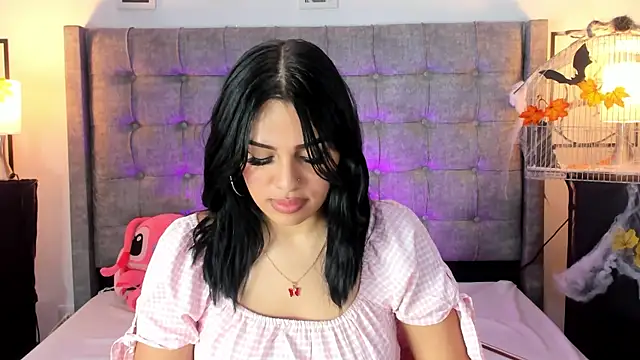 Linda Fosterr online show from November 2025 02:32:01 AM